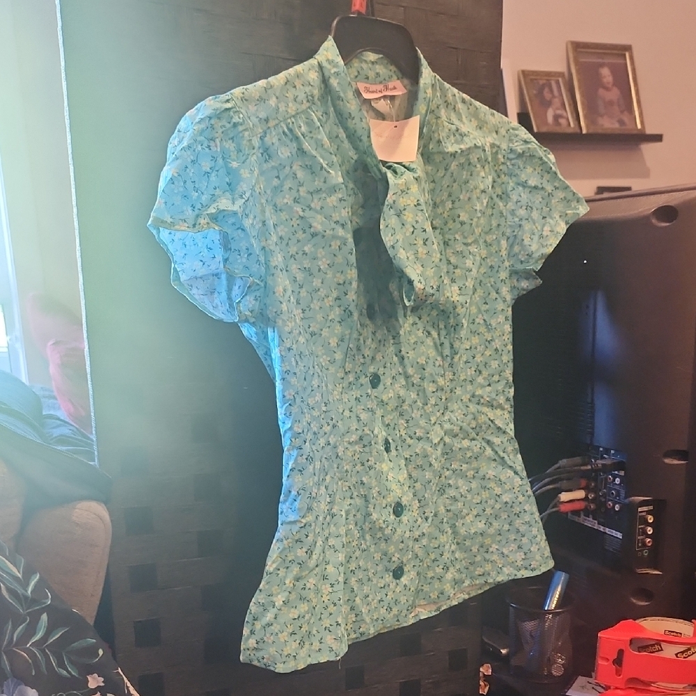 Heart Of Haute Floral Aqua Button-Up Blouse SIZE M NWT